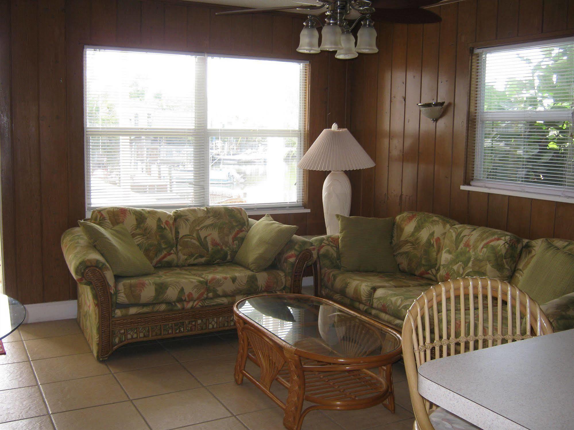 The Holiday Court Villas And Suites Fort Myers Beach Luaran gambar